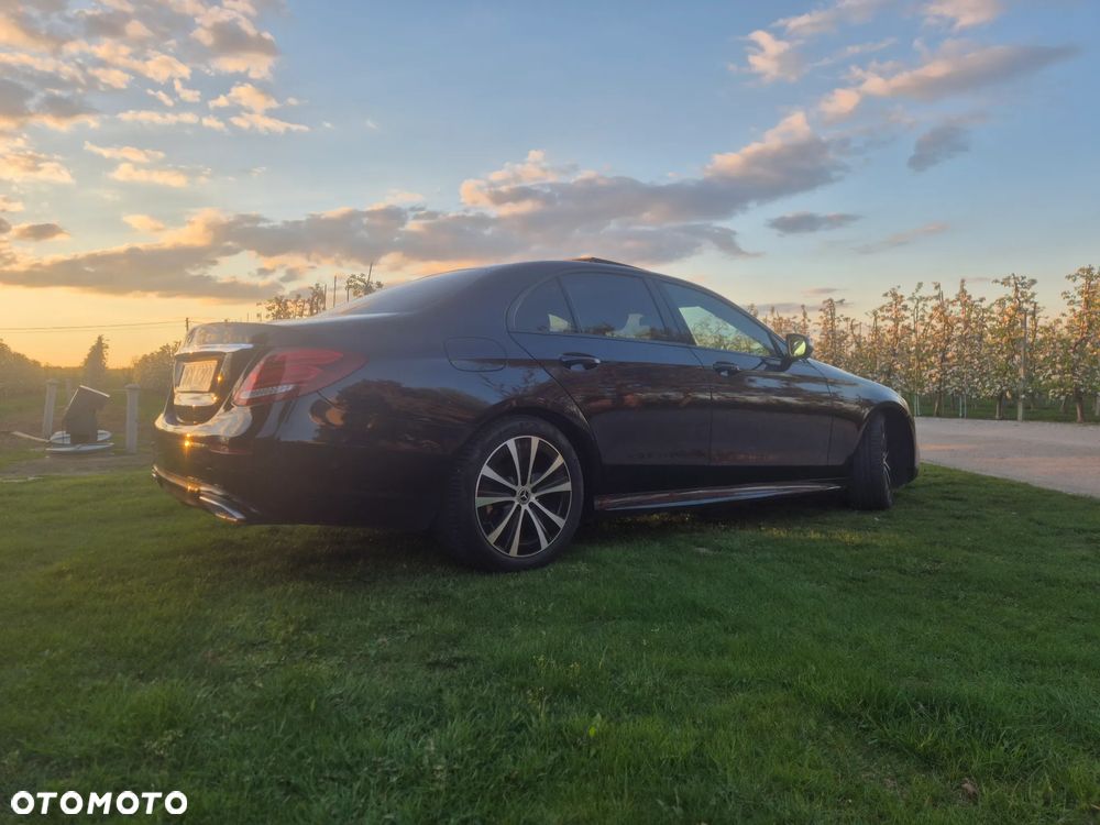 Mercedes-Benz Klasa E 220 d Business Edition 9G-TRONIC - 38