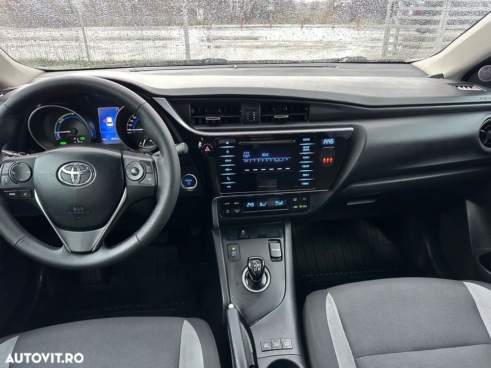Toyota Auris 1.8 L VVT-i Hybrid Sol + - 9