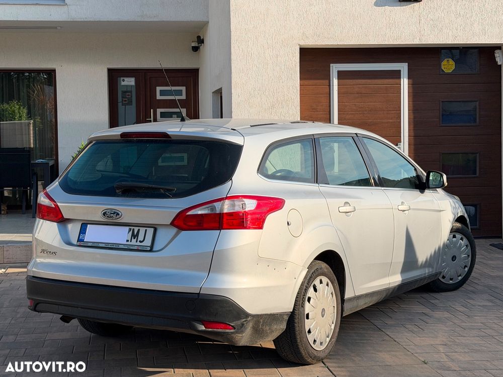 Ford Focus 1.6 TDCI DPF Champions Edition - 3