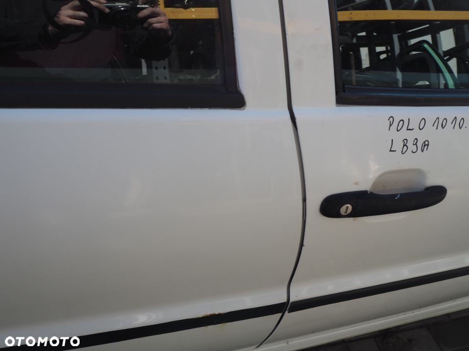 Drzwi Prawe Tylne Tył VW Polo Kolor: LB9A - 11