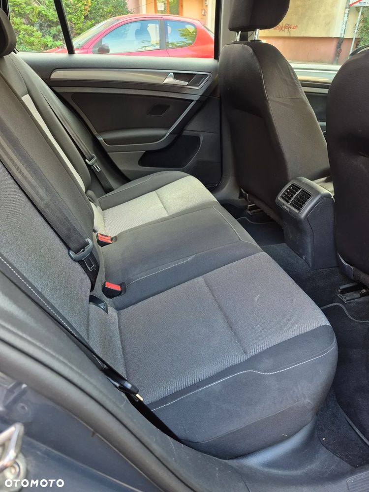 Volkswagen Golf - 8
