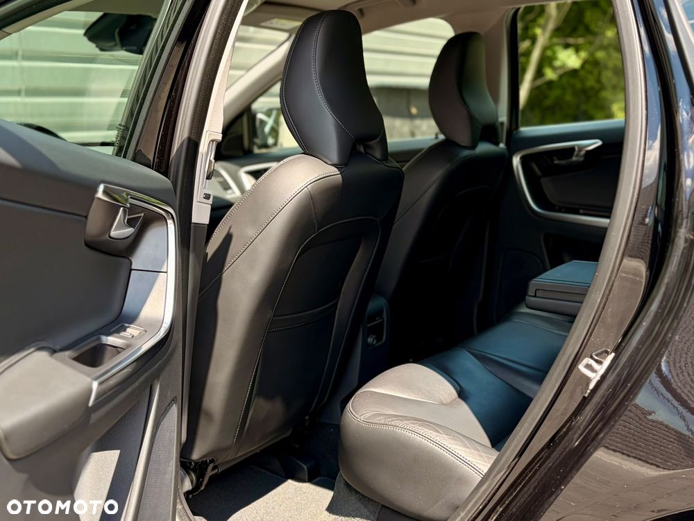 Volvo XC 60 D4 AWD Summum - 14