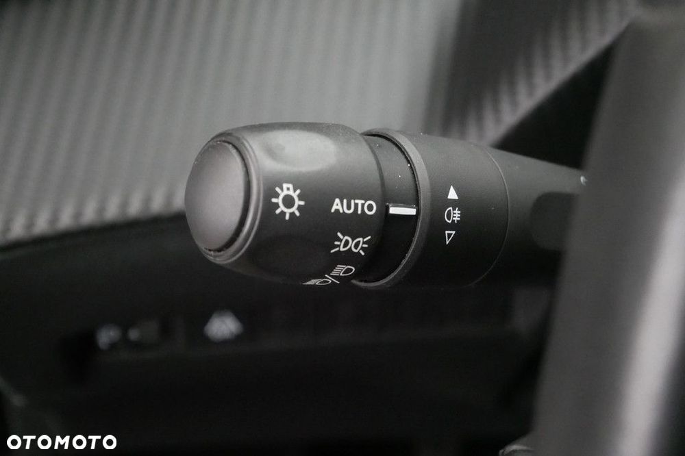 Peugeot 2008 1.2 PureTech Allure S&S - 24