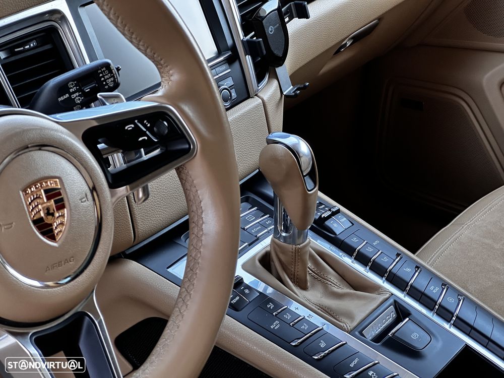 Porsche Macan S - 30