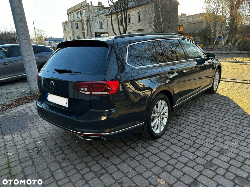 Volkswagen Passat - 4