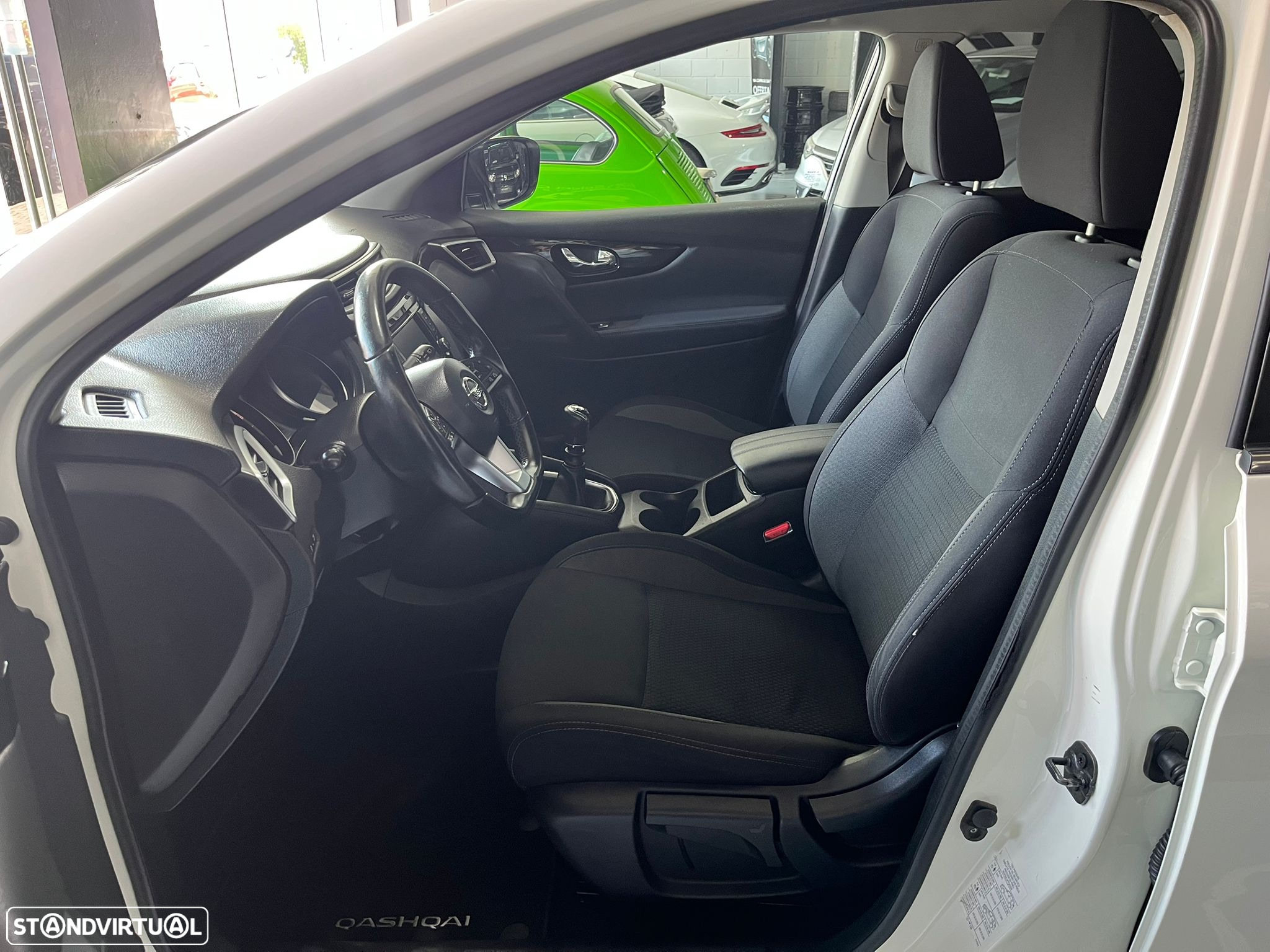 Nissan Qashqai 1.5 dCi N-Connecta - 10