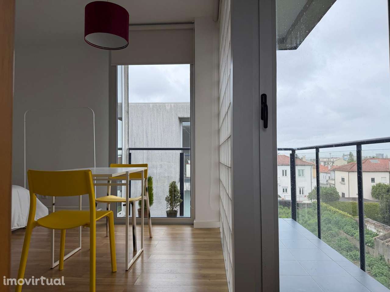 Apartamento T0 Mobilado e com varanda, Condominio Privado - Grande imagem: 2/16