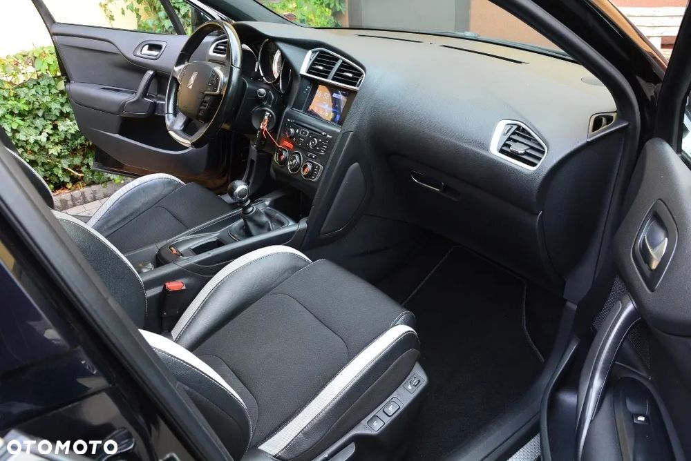 Citroën DS4 1.6 HDi SoChic - 24