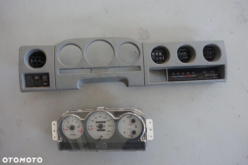 LICZNIK ZEGARY RAMKA SUZUKI SAMURAI - 1