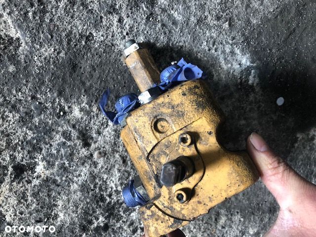 JCB 3cx 4cx - Rozdzielacz Wysuwu Ramienia - 1