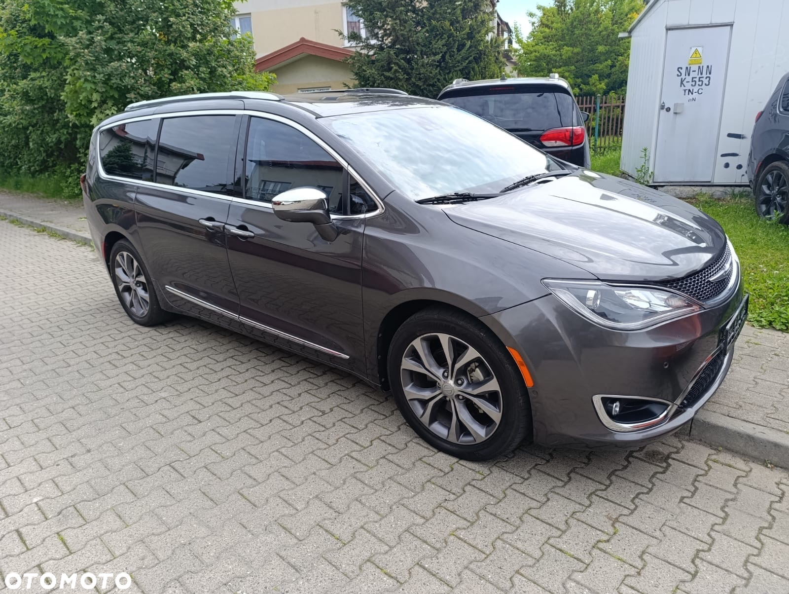 Chrysler Pacifica - 23