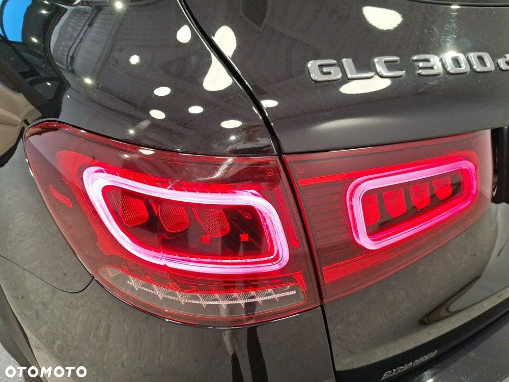 Mercedes-Benz GLC - 12