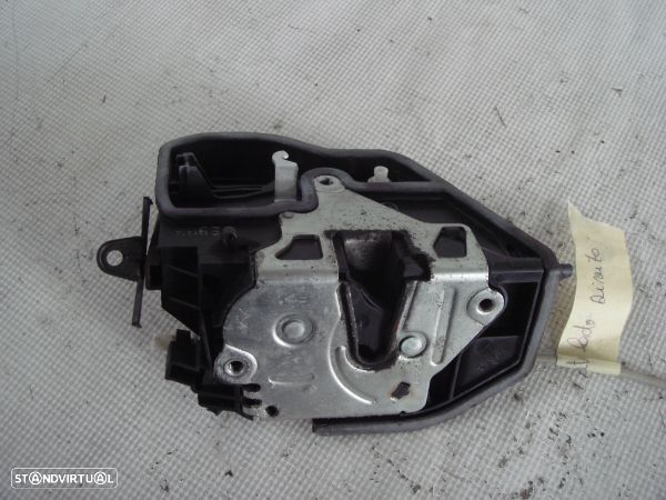Fecho Da Porta Trás Esq Bmw 1 (E87) - 2