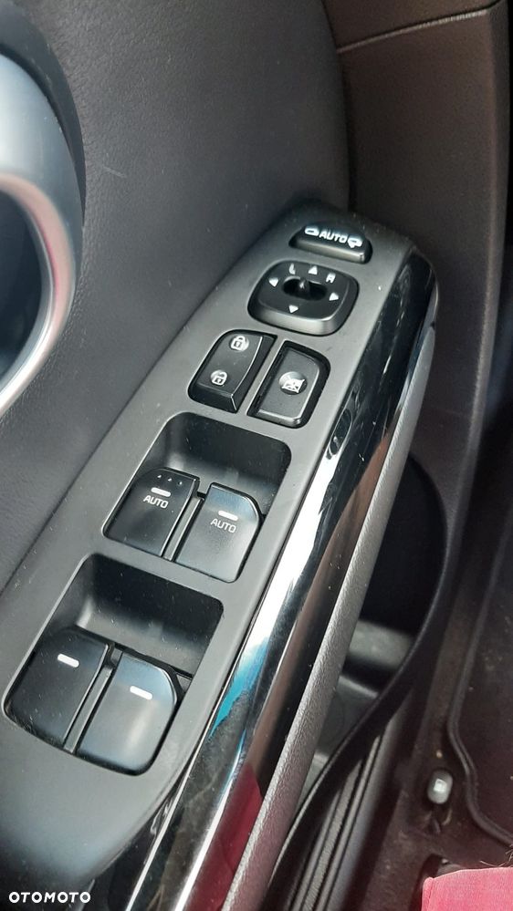 Kia Soul 1.6 CRDI L Business Line - 25