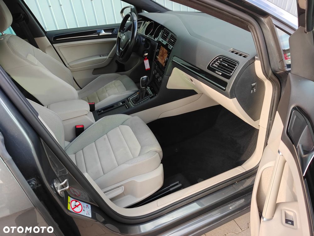 Volkswagen Golf - 18