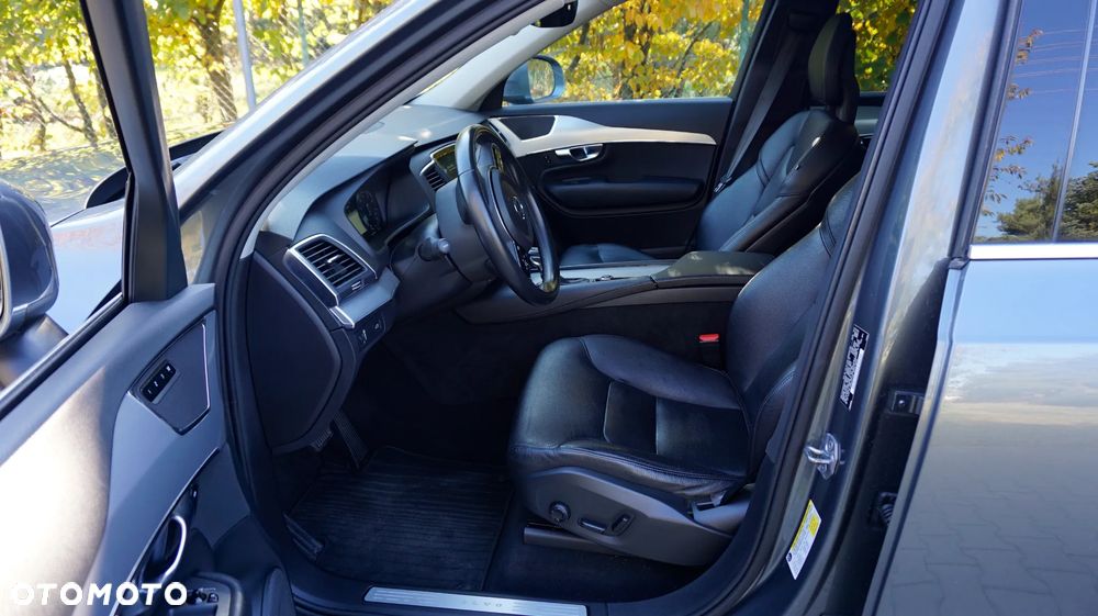 Volvo XC 90 T5 AWD Inscription 7os - 32