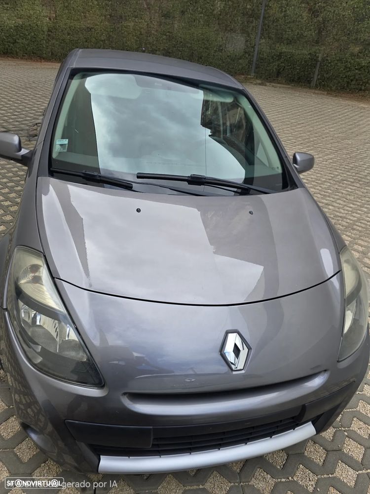 Renault Clio 1.5 dCi Dynamique S - 1