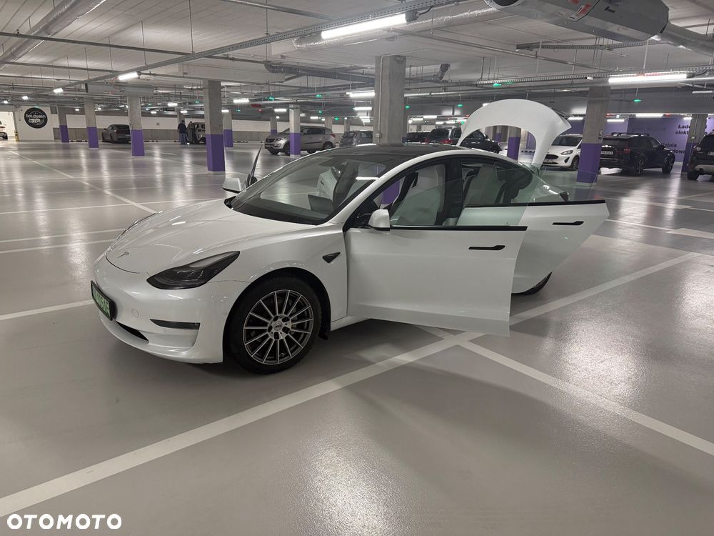 Tesla Model 3 Langstreckenbatterie Allradantrieb Dual Motor - 10