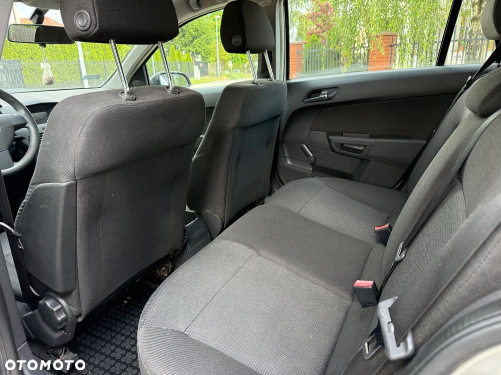 Opel Astra 1.6 Caravan - 14