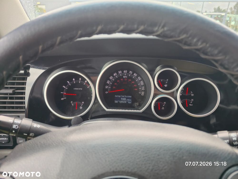 Toyota Sequoia - 12