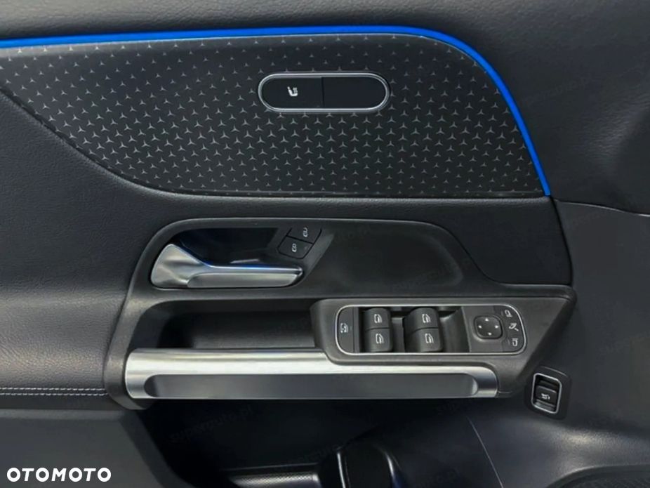 Mercedes-Benz GLB - 15