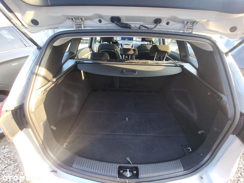 Hyundai i30 blue Kombi 1.6 CRDi Premium - 34