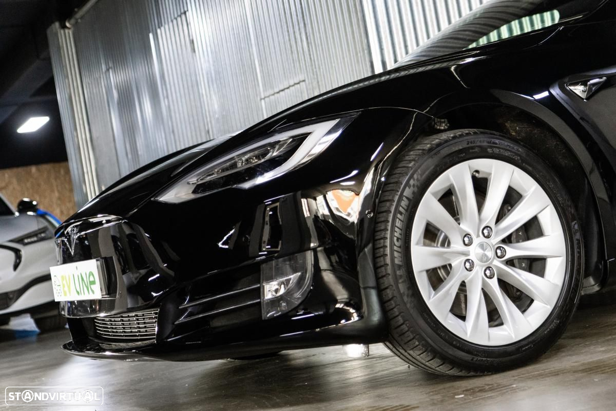 Tesla Model S - 14