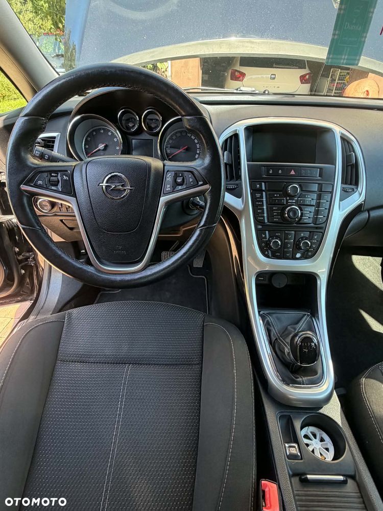 Opel Astra 1.6 Turbo Sport - 9