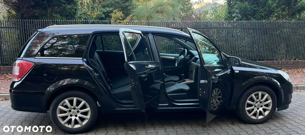 Opel Astra 1.6 NAVI - 23