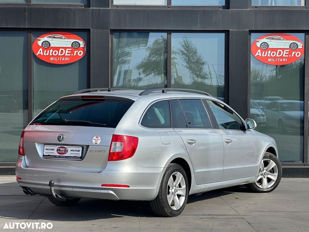 Skoda Superb 2012 photo 4