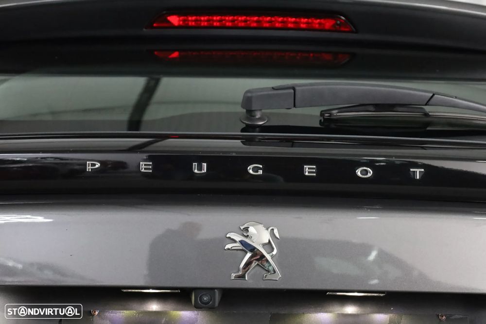 Peugeot 2008 PureTech 130 EAT8 Active Pack - 25