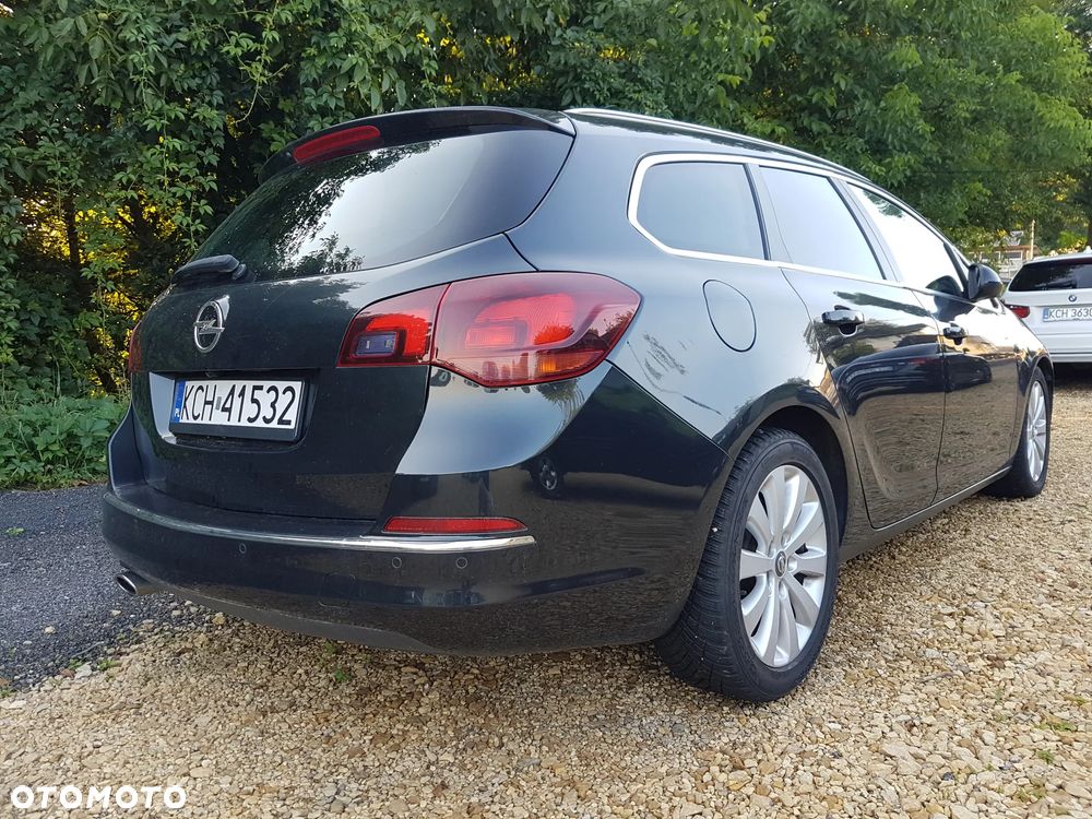 Opel Astra 2.0 CDTI DPF SportsTourer Exklusiv - 3