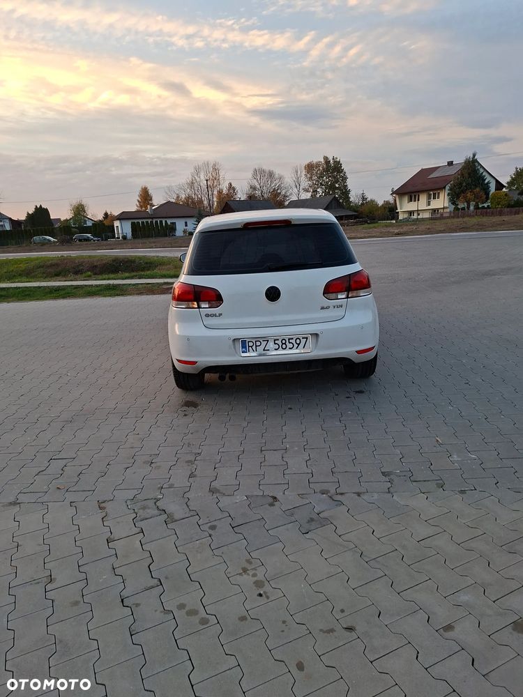 Volkswagen Golf - 4