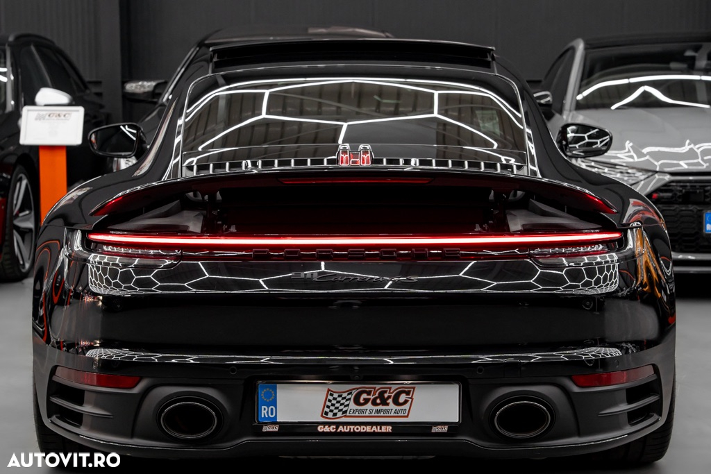 Porsche 911 Carrera 4S PDK - 23