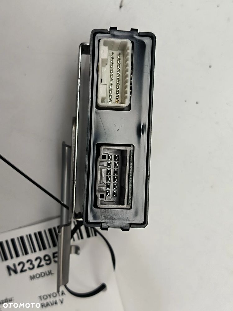 Moduł sterownik hamulca ręcznego 89050-42010 do Toyota RAV4 V 2,5 Hybryda 2019 - 2