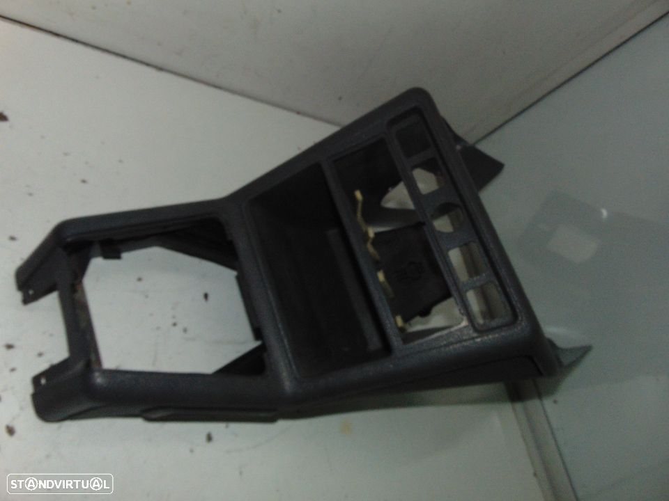 Peugeot 305 consola/Porta luvas - 4