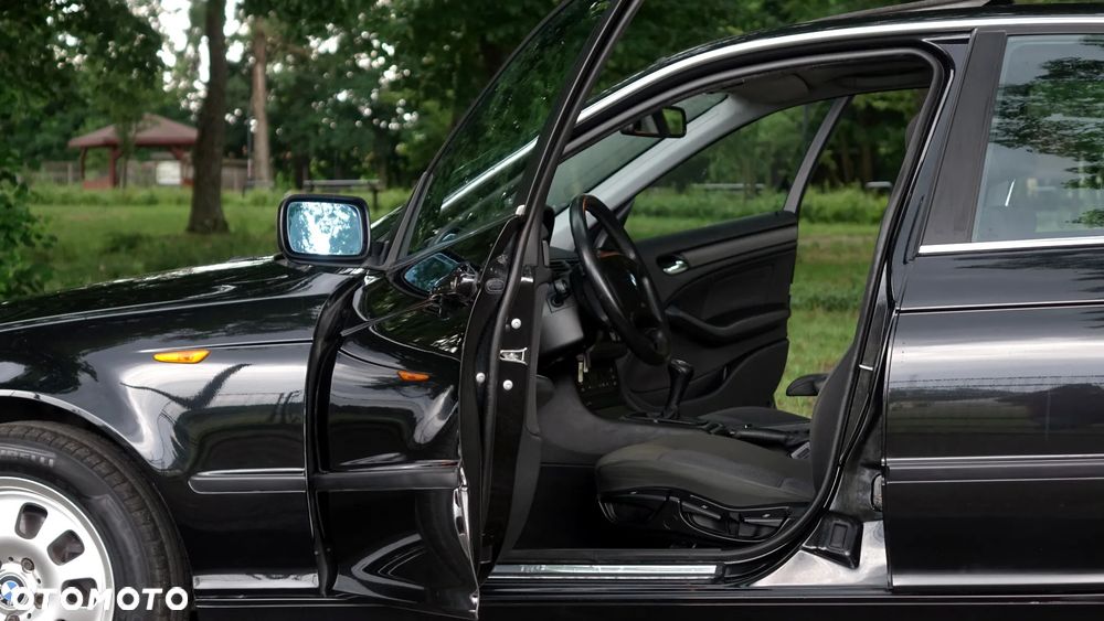 BMW Seria 3 320i - 7