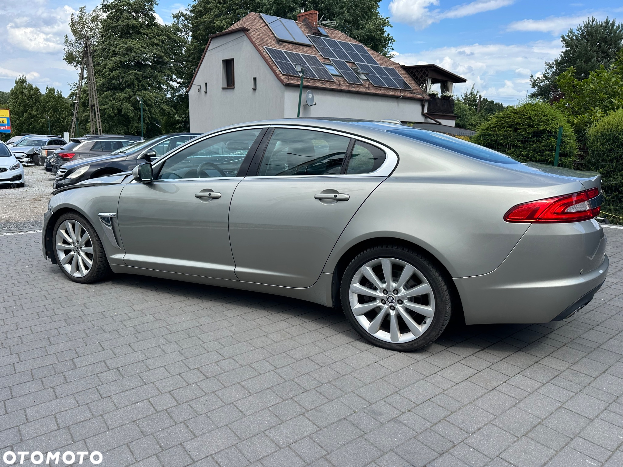 Jaguar XF 3.0 V6 D S Portfolio - 12