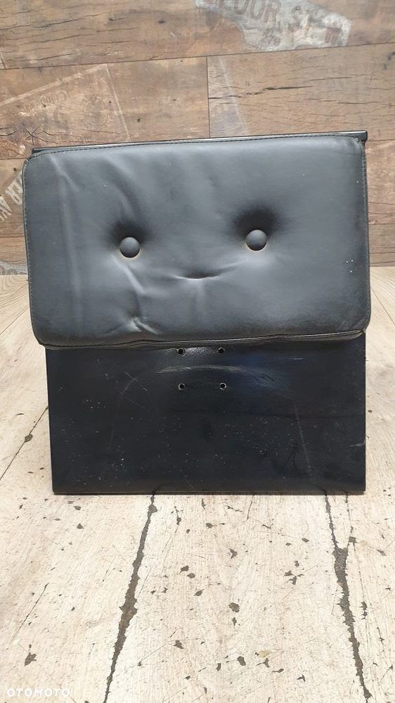 Kufer centralny z oparciem pasażera - 9