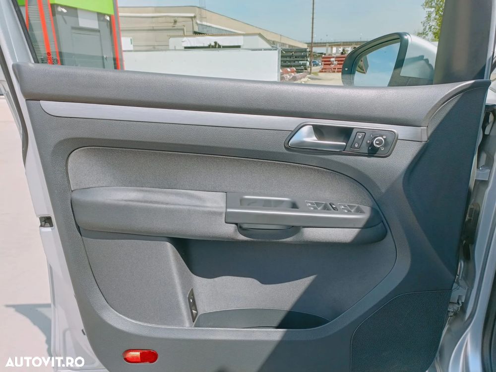 Volkswagen Touran - 18
