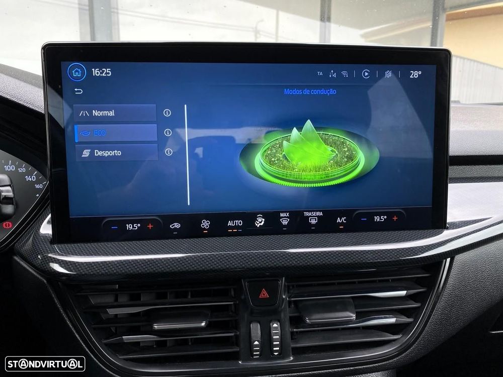 Ford Focus 1.0 EcoBoost MHEV ST-Line - 28