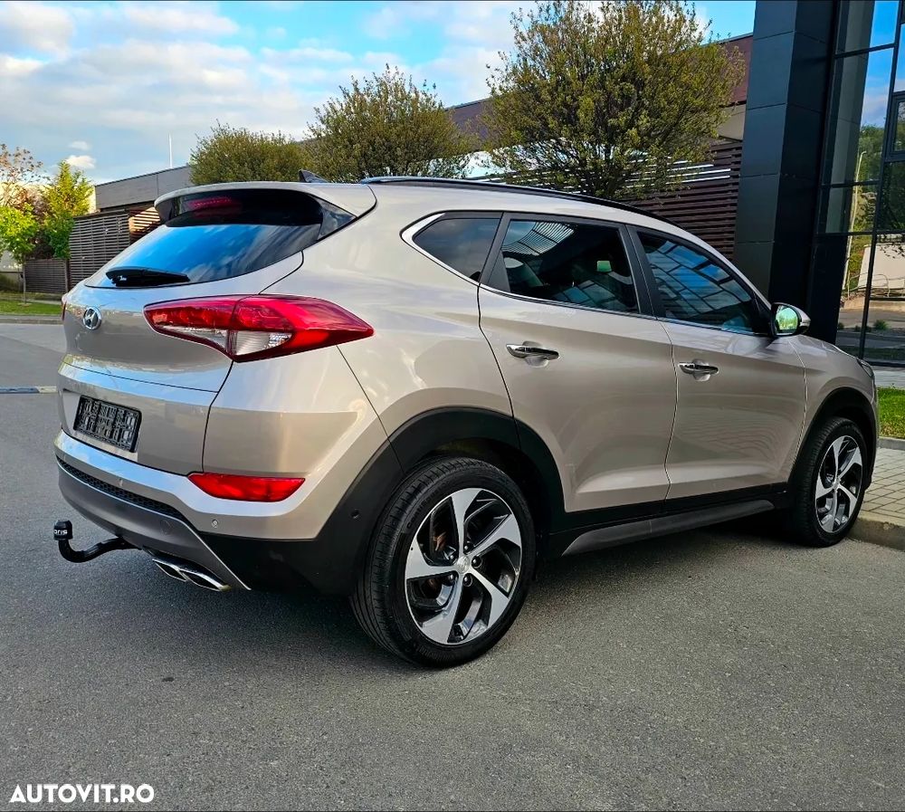 Hyundai Tucson 2.0 CRDI 4WD Automatik Advantage - 31