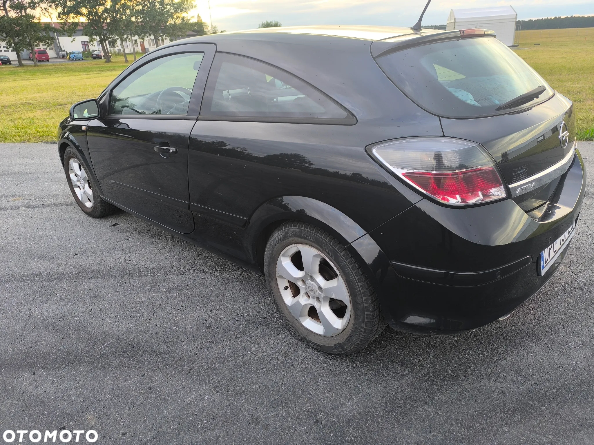 Opel Astra GTC 1.6 - 9