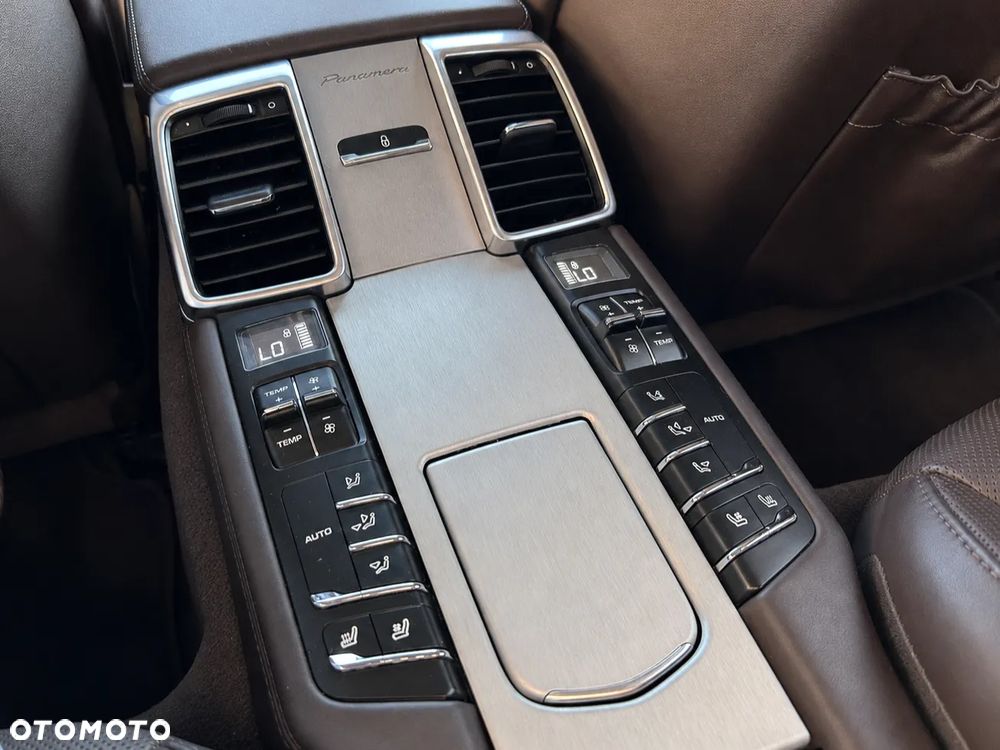 Porsche Panamera GTS - 30
