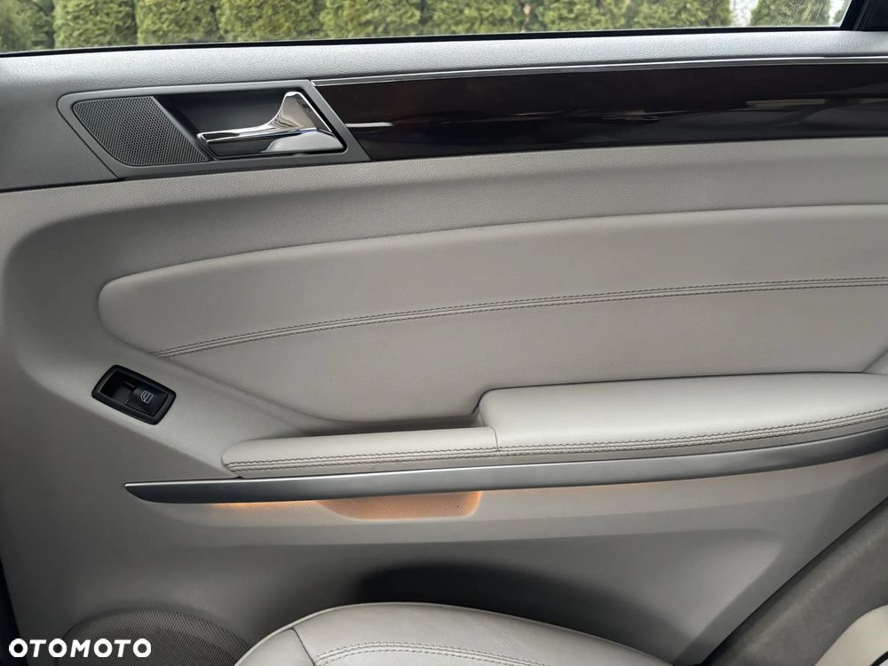 Mercedes-Benz GL ver-500-4matic-7g--tronic - 31