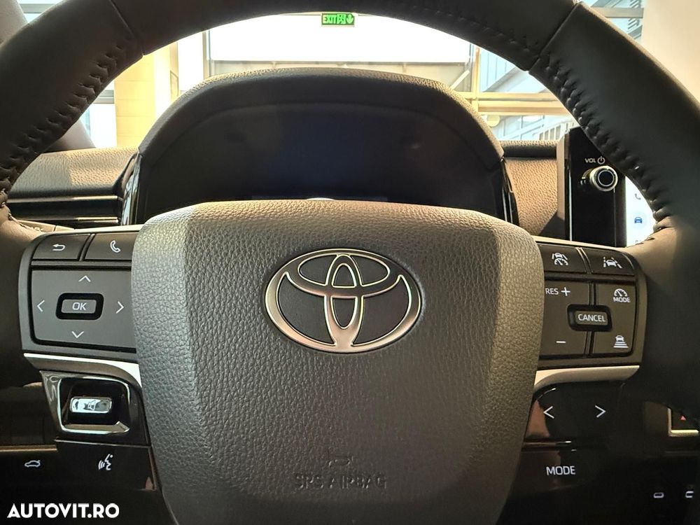 Toyota Camry - 12