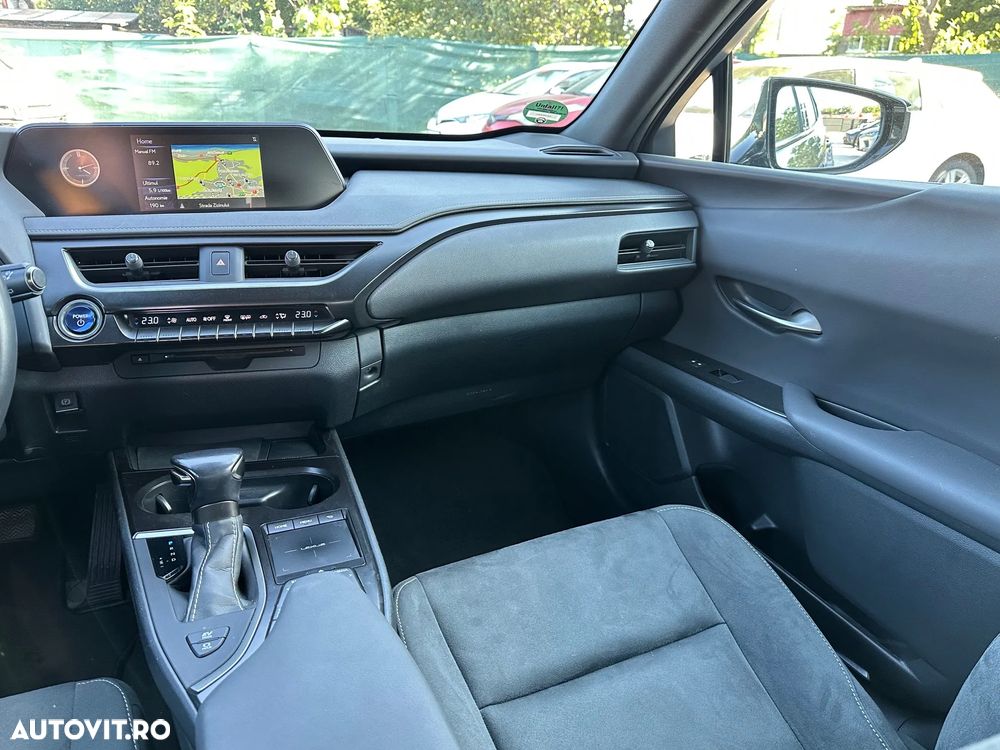 Lexus UX 250h Business Edition - 19