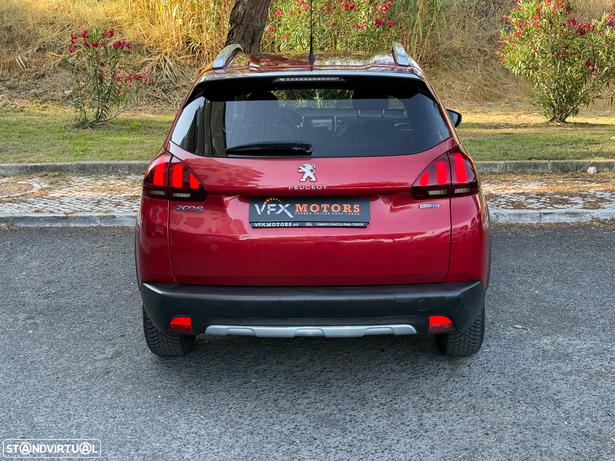 Peugeot 2008 1.6 BlueHDi Allure - 16