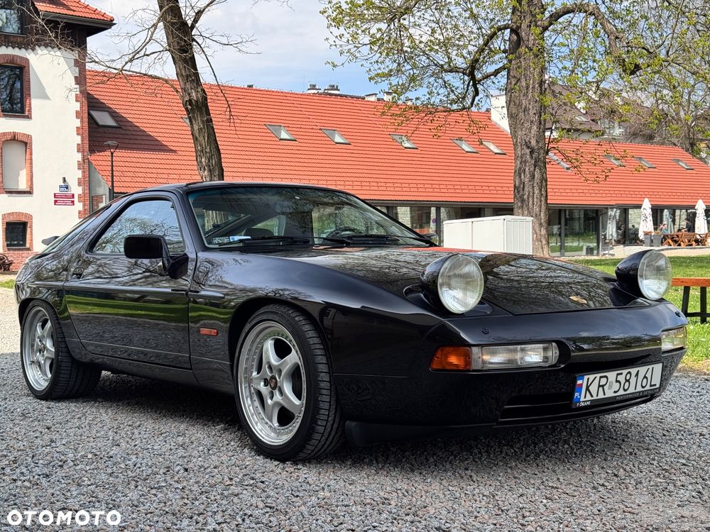Porsche 928 - 4
