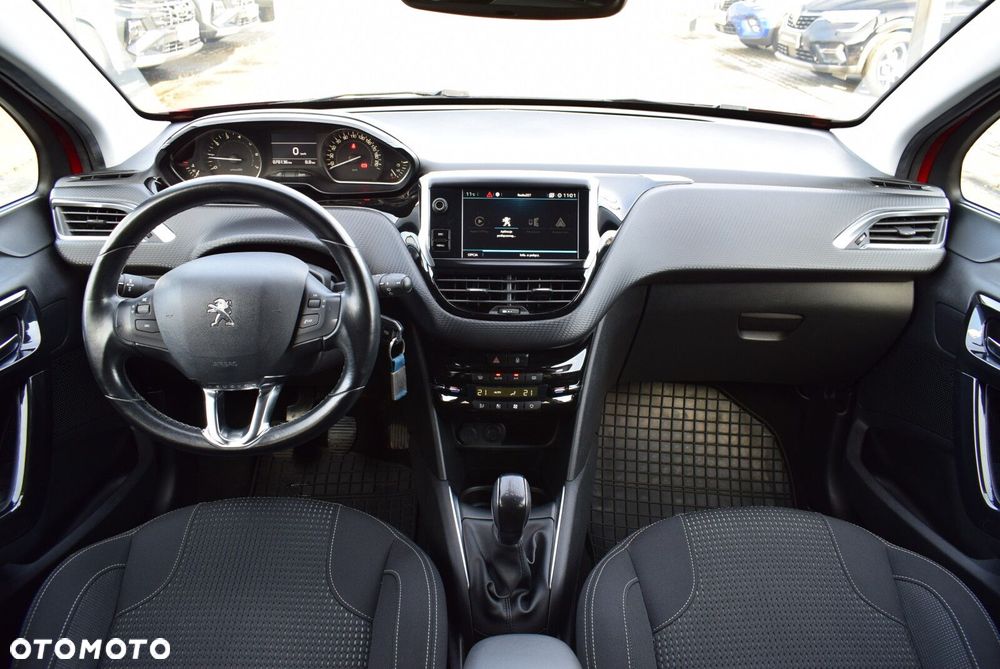 Peugeot 208 - 15